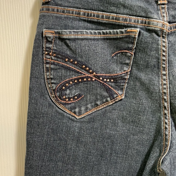 Cache Mid Rise Capri Jeans - Picture 3 of 6